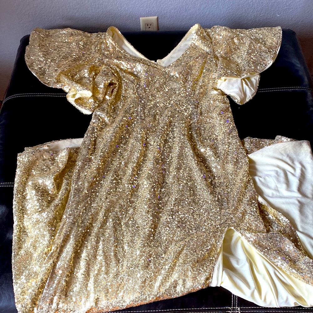 Golden gown, plus size
